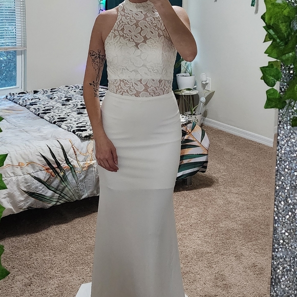 White dress - Picture 2 of 6